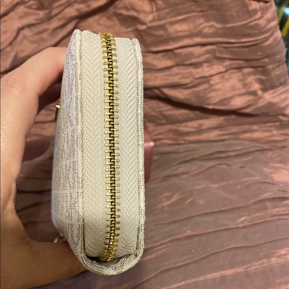 Michael Kors Cream Wristlet Wallet - Picture 12 of 13